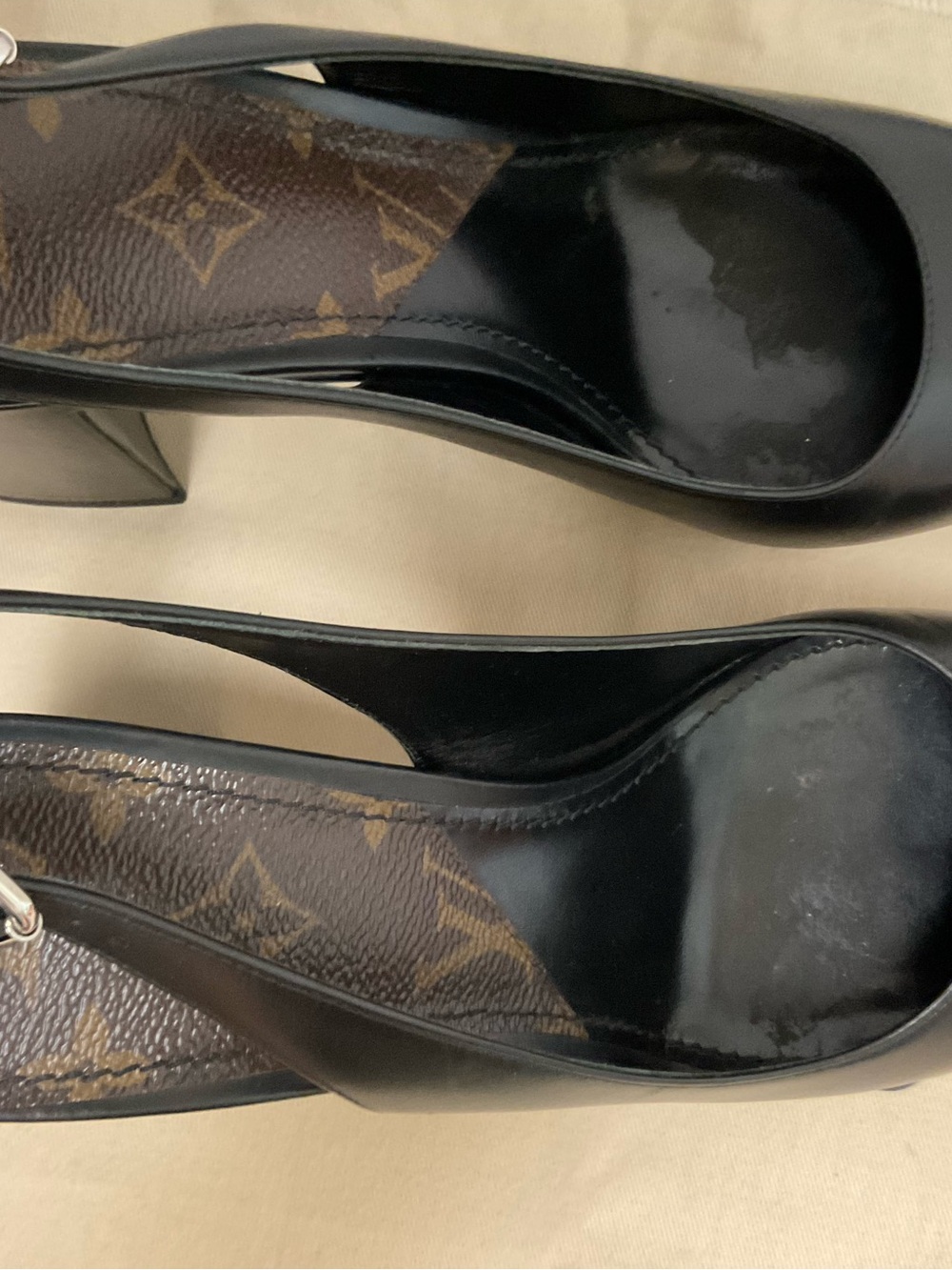 Louis Vuitton
2020 Leather Slingback Pumps - Picture 4 of 12